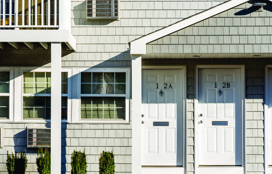 Apartments in Bohemia, NY Heatherwood House at Oakdale